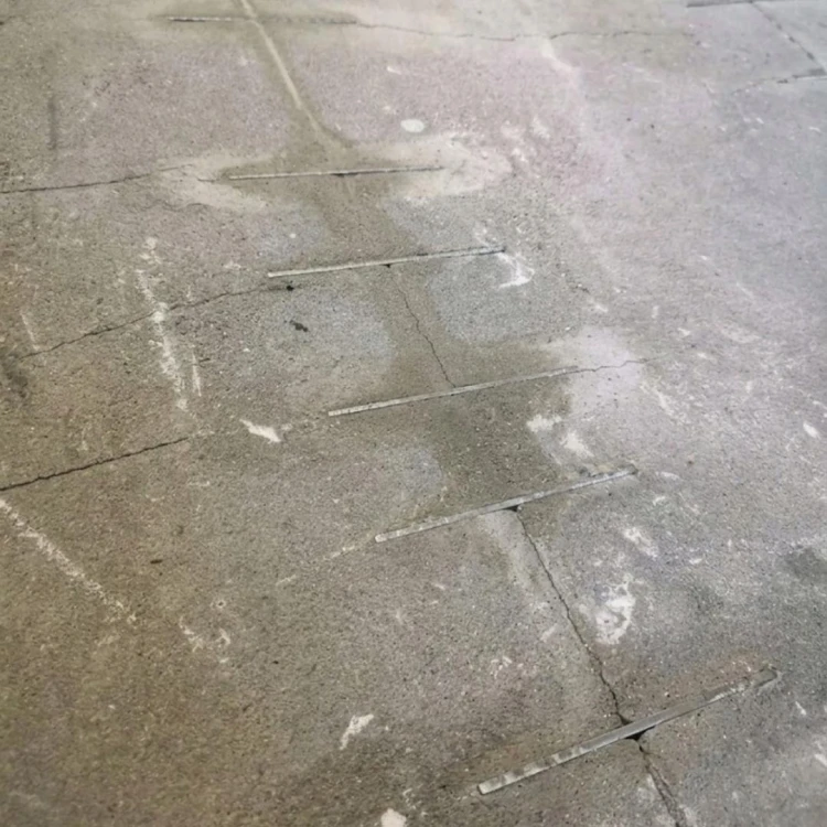 Klamry zszywki do betonu posadzki 7cm (2).jpg